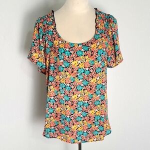 Pleione Colorful Flowers Top, Short Sleeves, V-neck in the Back, Size Medium